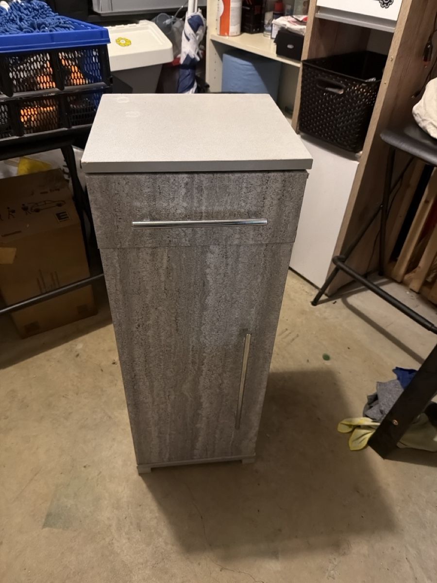 Armadi: Badezimmerschrank 90x30x30cm – Usato da Suhr venduto da MA_Tz_Vz5