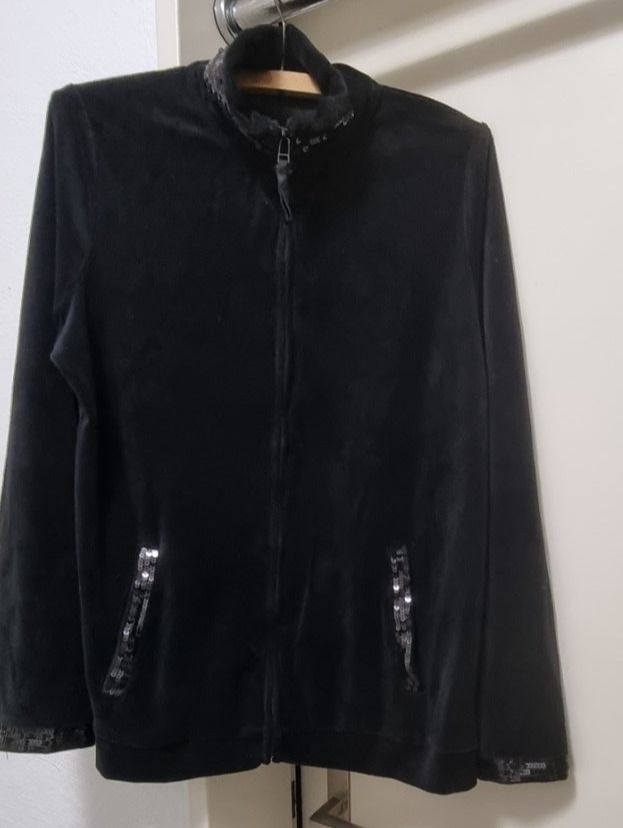 Jacken: Jacke Velours mit Pailetten Bordüre – Neu (gemäss Beschreibung) aus Geroldswil von Agapanthus22