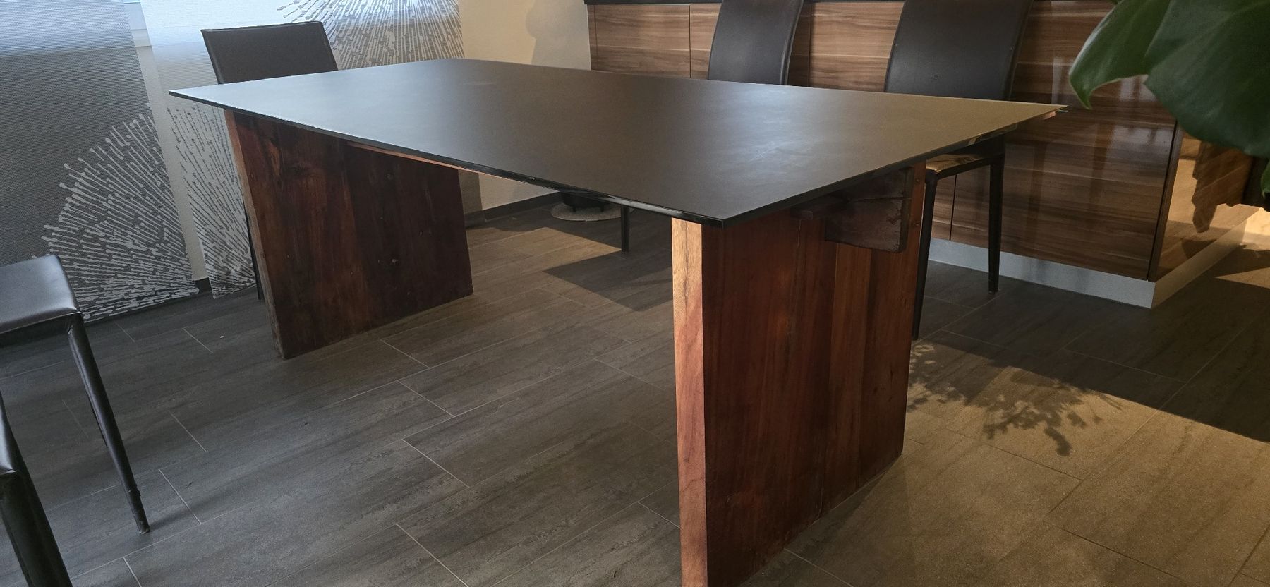 Tavoli: Esstisch mit Holzfuss und Glasplatte – Usato da Vordemwald venduto da sev_6fx8 1