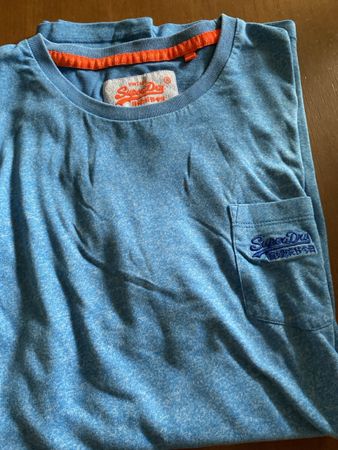 Superdry T-Shirt blau mit Brusttasche guter Zustand