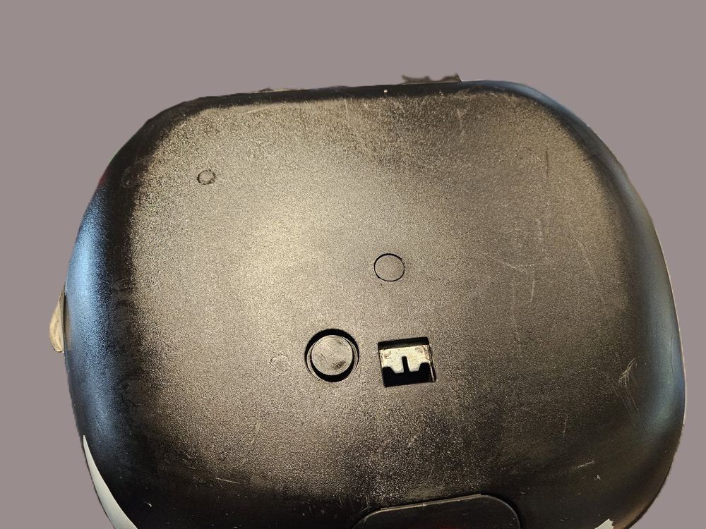 Topcase: TopCase - schwarzer Motorradkoffer mit Reflektor Flow – Gebraucht aus Zürich von Zurich 3