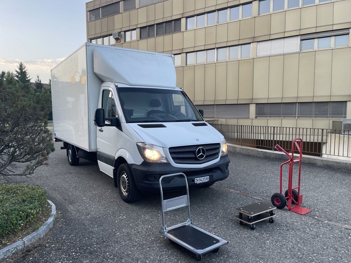 Mercedes-Benz Veicoli commerciali: Lieferwagen mit Hebebühne mieten – Usato da Niederglatt ZH venduto da Amaros25