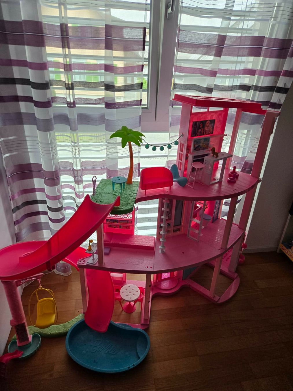 Puppenhäuser & -möbel: Barbie-Spielzeugpaket – Gebraucht aus St. Margrethen SG von Daniel-Masters