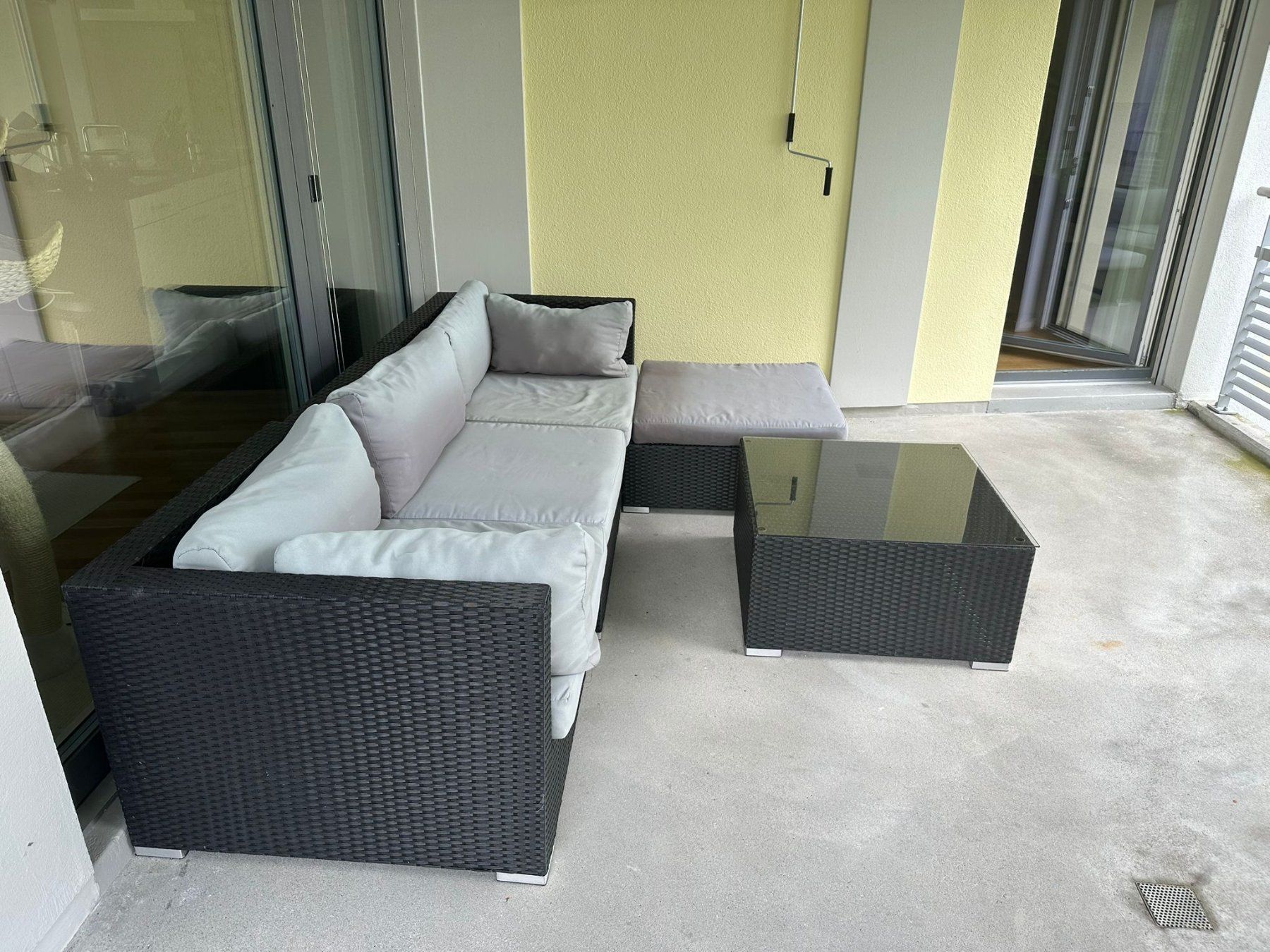 Divani: Garten Eck-Sofa / Lounge mit Tisch Ratten schwarz – Usato da Au ZH venduto da alsmy100 1