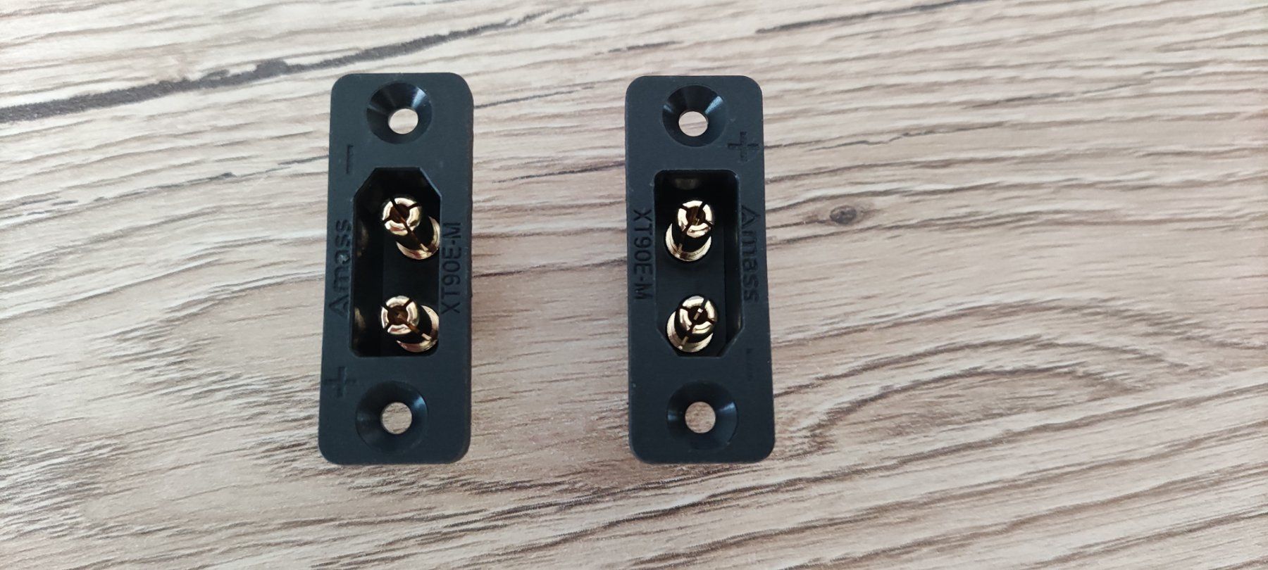Modellismo RC: XT90 Einbau Stecker 4 Stück – Nuovo (secondo la descrizione) da Uzwil venduto da Bruchpilot64 1
