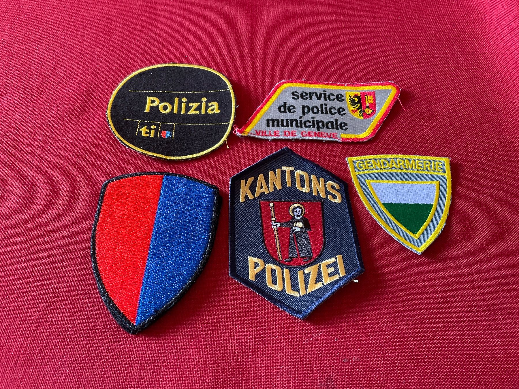 Placchette & Badge: Vintage Polizei Abzeichen – Usato da Lugano venduto da Persepolis