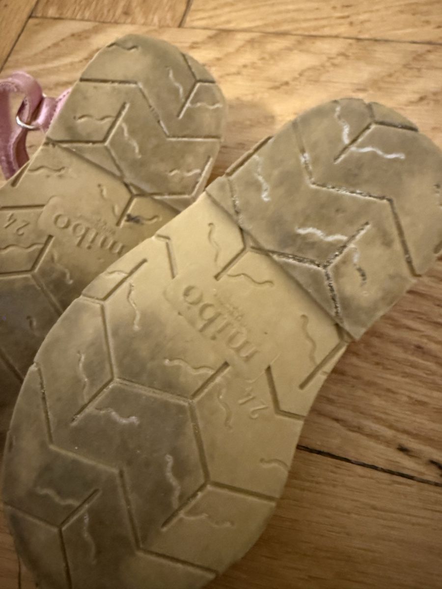 Scarpe per ragazze: Handgemachte Leder-glitzerschuhe in Grösse 24 – Usato da Bern venduto da vale35 2