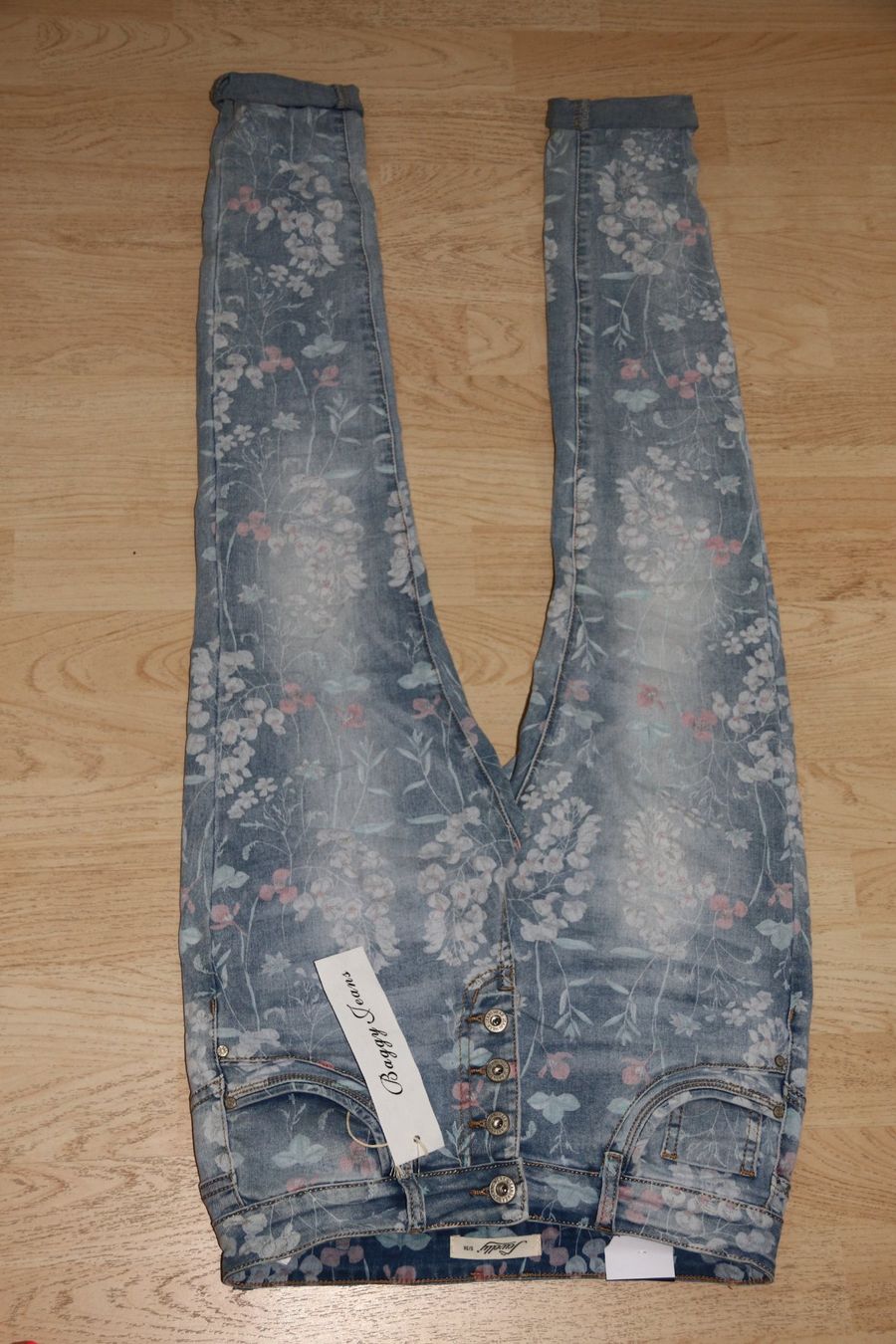 Jeans: Neue sehr lässige Jeans eher Gr.M – Nuovo e nell'imballaggio originale da Oberwil-Lieli venduto da Svetlana28 3