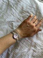 Elegante Damenuhr mit Perlenarmband, chic!
