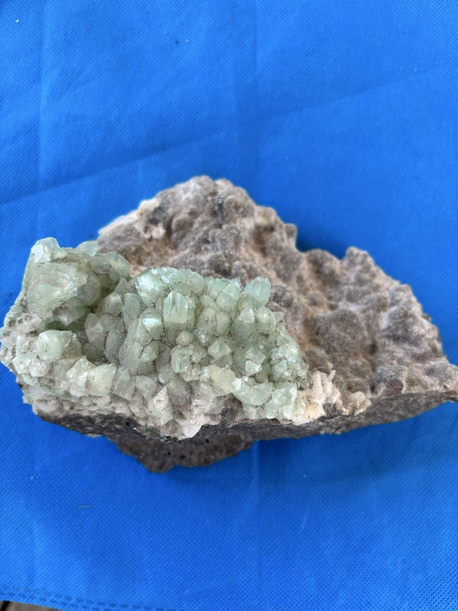 Minerali & Pietre curative: Fluorapophylit Kashmir Mountains – Usato da Ballwil venduto da Buggy20 2