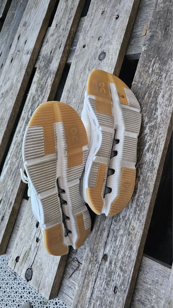 On Scarpe da donna: On Sneaker Cloud Cloudtec weiss Grösse 37 gebraucht – Usato da Subingen venduto da Mike_4553 3