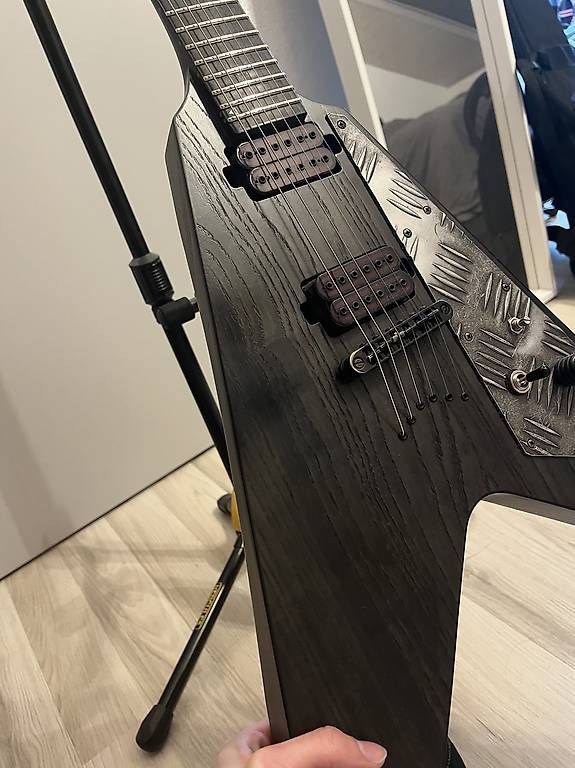 Instruments de musique: Schecter apocalypse flying V rusty grey – D'occasion à St-Livres par Bigfield07 1