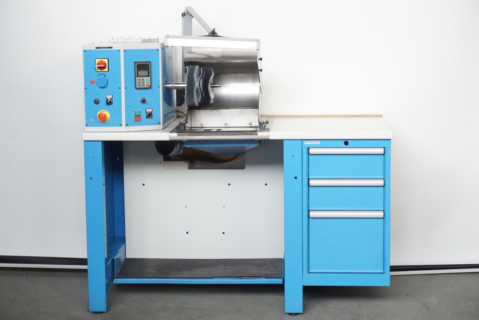 Alle Maschinen: Poste de polissage Recomatic MP201 N°58 – Gebraucht aus La Chaux-de-Fonds von Greub_Machines