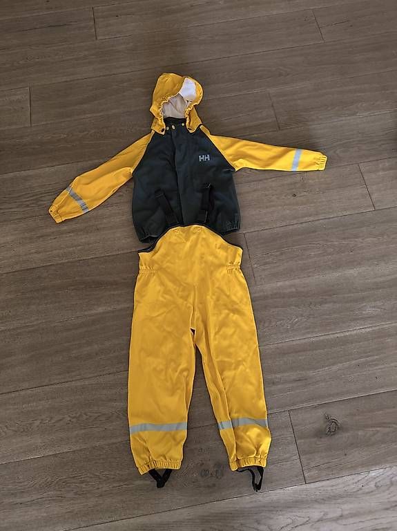 Lotti di vestiti: Ensemble pluie – Usato da Vich venduto da Polloa