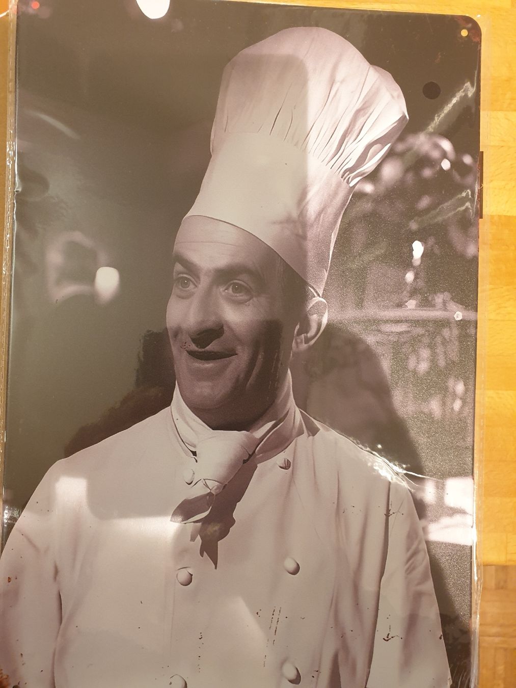 Insegne: Louis de Funes Koch Blechschild – Nuovo e nell'imballaggio originale da Olten venduto da Marsmobil