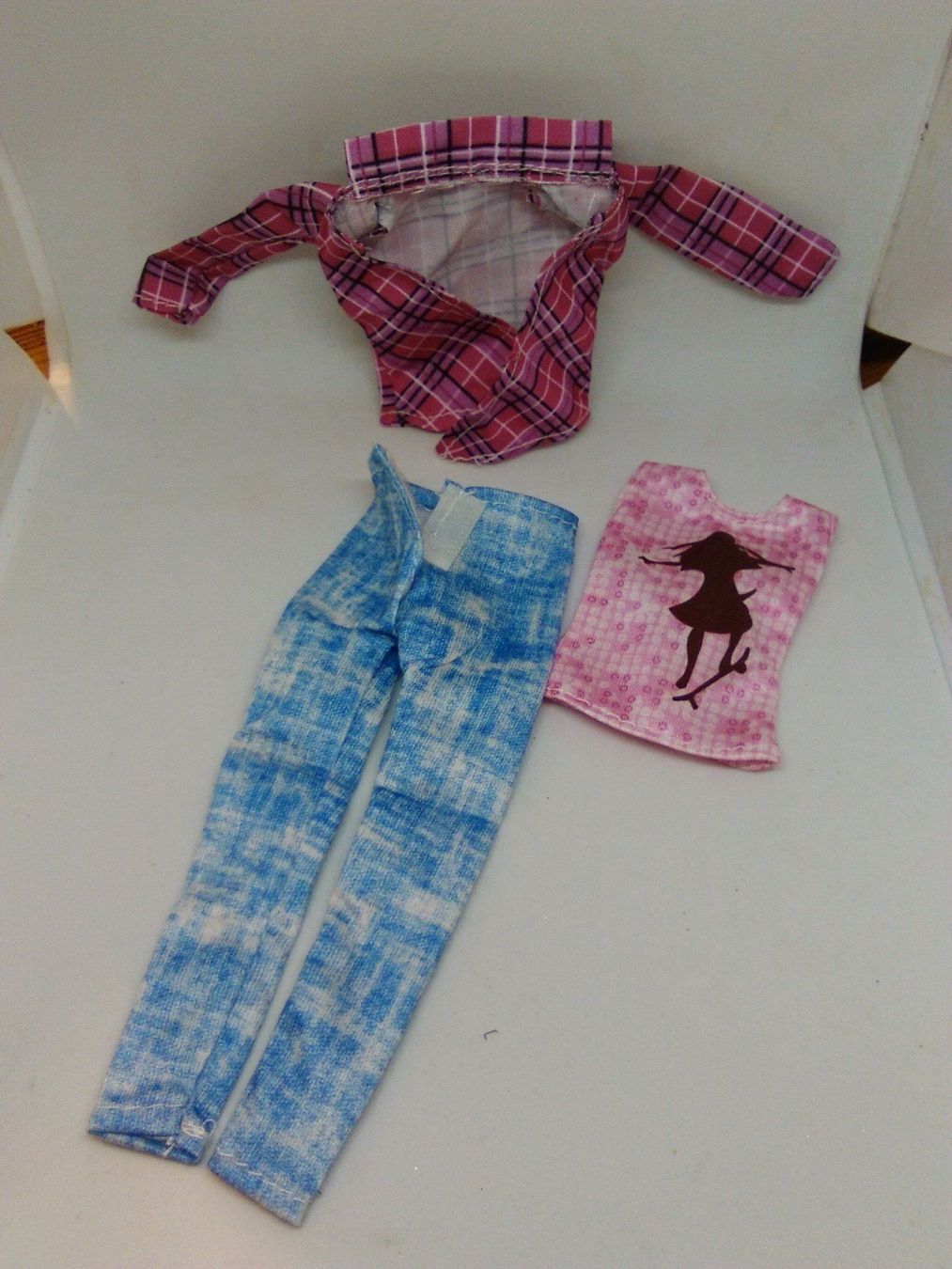 Camicie, Top & T-shirt: BARBIE KLEIDER ;3 stück – Nuovo (secondo la descrizione) da Basel venduto da bijoutrie_4 9