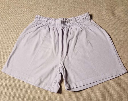 Sommerliche, lila Pyjamm-Shorts Grösse 134