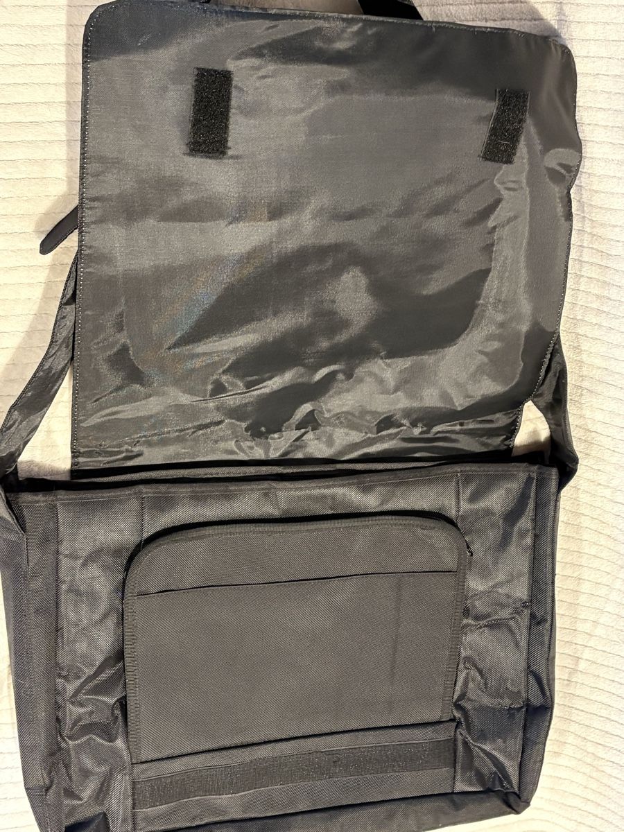 Borse da donna: riesen Laptop Tasche / Umhängetasche – Nuovo (secondo la descrizione) da Rümlang venduto da resale35 2