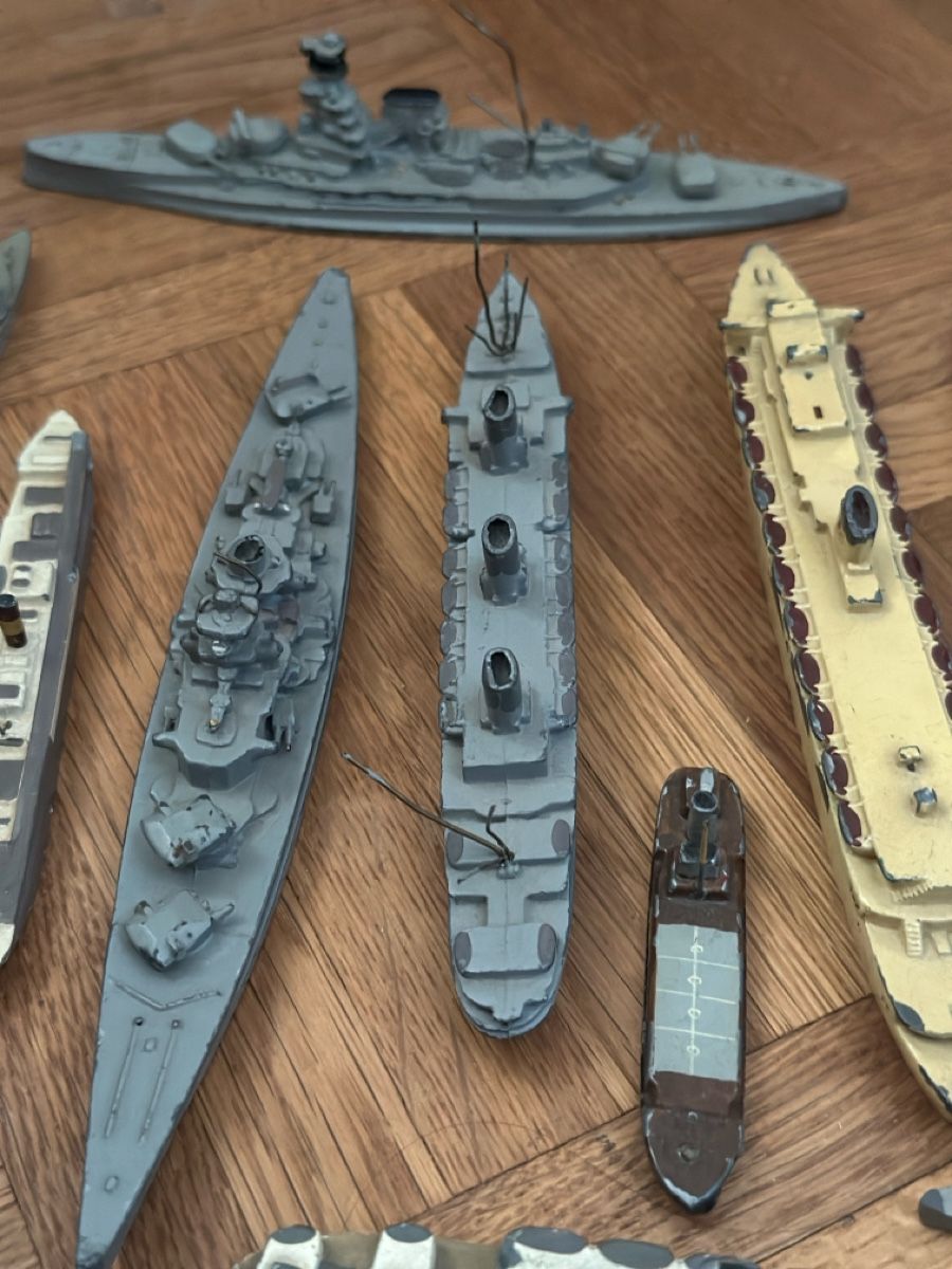 Wiking Modellbausätze & Standmodelle: 50+ Schiffsmodelle Konvolut WIKING, Passagierschiffe & Krieg – Gebraucht aus Zürich von cla_sgm7 6