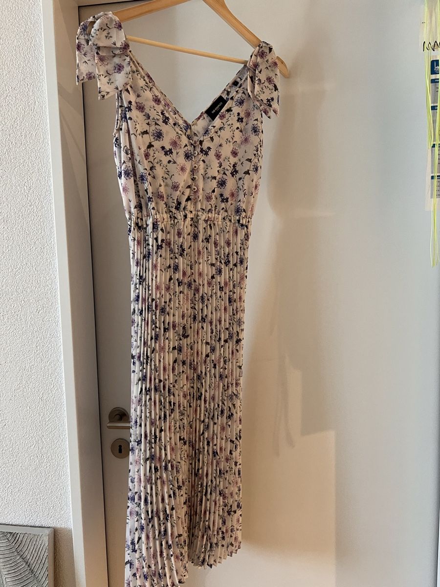 Kooples Kleider: THE KOOPLES Sommerkleid Blumen Gr. 36 – Gebraucht aus Volketswil von habibeoez