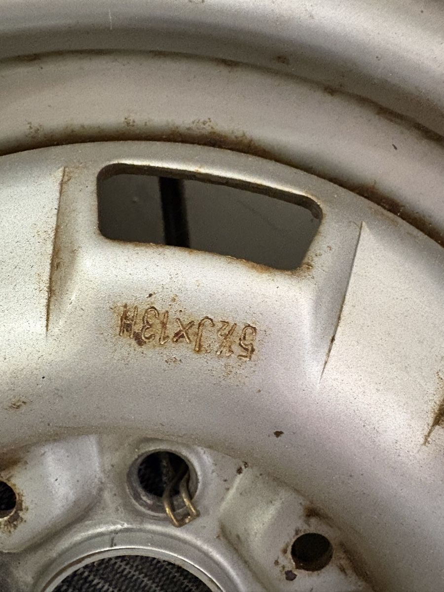 Volkswagen Tutti pezzi di ricambio auto: Ersatzrad VW Golf 1  – Usato da Oberwil (Dägerlen) venduto da 1997 2