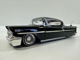 1958 Chevrolet Impala 1:24, schwarz, StreetLow by JADA TOYS