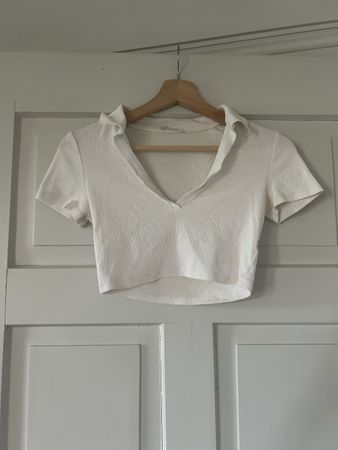 Kurzes Ripp-Shirt mit Kragen,Grösse S, mit Flecken