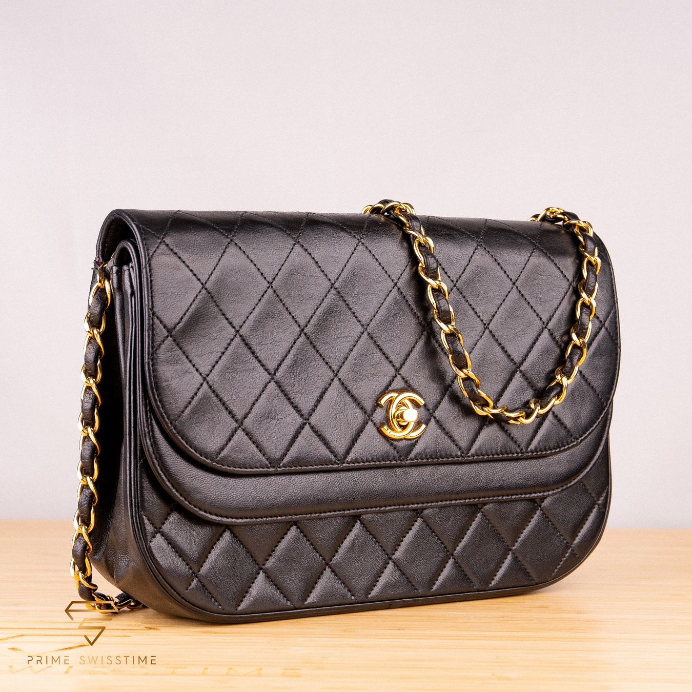 Chanel Taschen für Damen: Chanel Double Flap Black Lambskin Half Moon Bag – Gebraucht aus Luzern von PrimeSwissTime