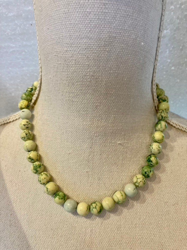 Catenine: Halskette - Howlith gefärbt – Nuovo (secondo la descrizione) da Biberist venduto da tl-schmuck