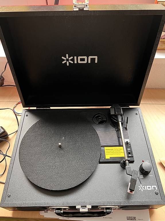 Vinyles: Ion Vinyl Player portable – D'occasion à Zürich par vivi_magi 1