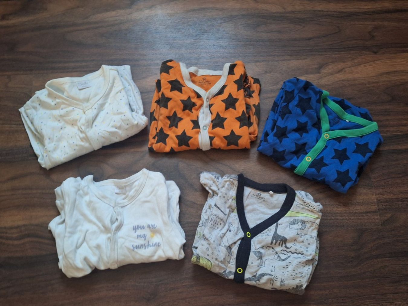 Pyjamas: 5 Pyjamas Einteiler Grösse 86/92 verschiedene Farben – D'occasion à Uster par fofinha-8610