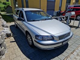 Volvo V70 2.4 zu verkaufen – DEFEKT