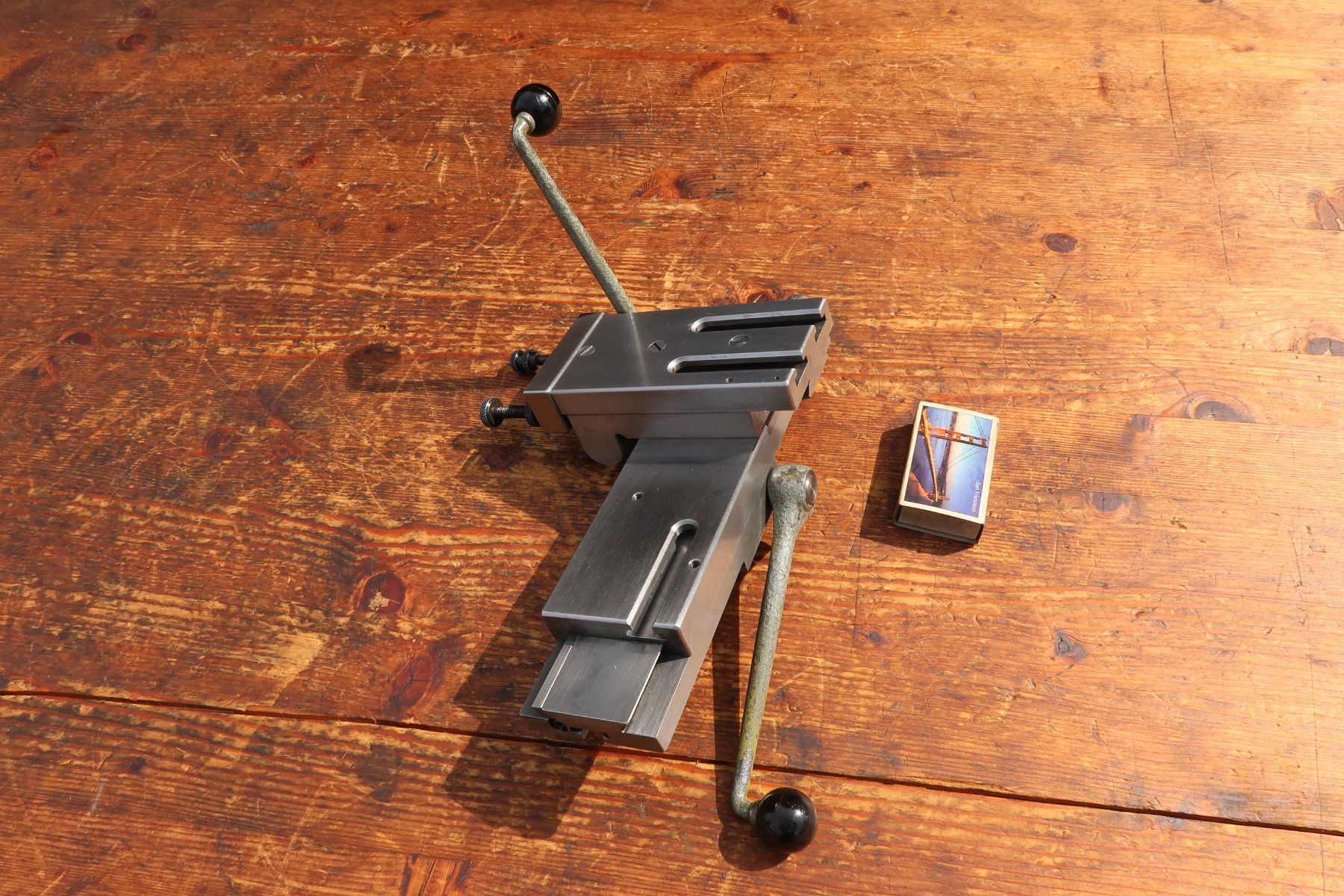 Schaublin Tutti gli attrezzi: Schaublin 70 Abstechsupport mit zwei Schlitten Ref. 70-56 – Usato da Biel/Bienne venduto da Paul321 1