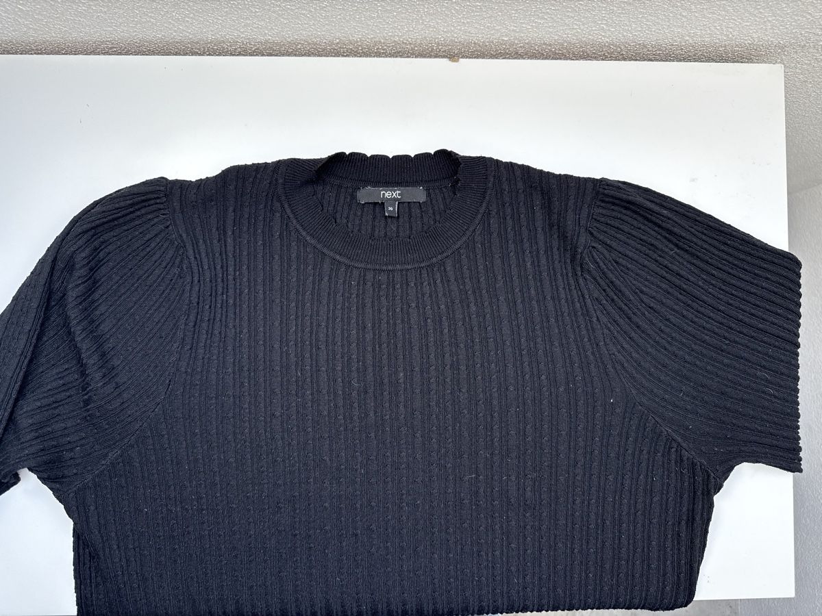 Next Pullover & Sweatshirts: Schwarzer Next Strickpullover, Gr. 48 – Gebraucht aus Islikon von Julies_wardrobe 3