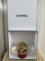 Chanel Schneekugel Rot