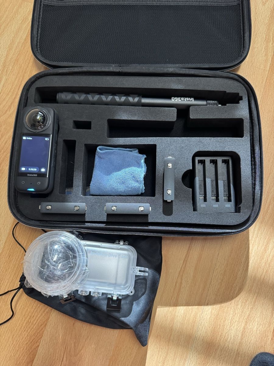 Insta360 Action Cam: Insta360 X3 + 3x batteries + waterproof – Gebraucht aus Marly von FABSIL