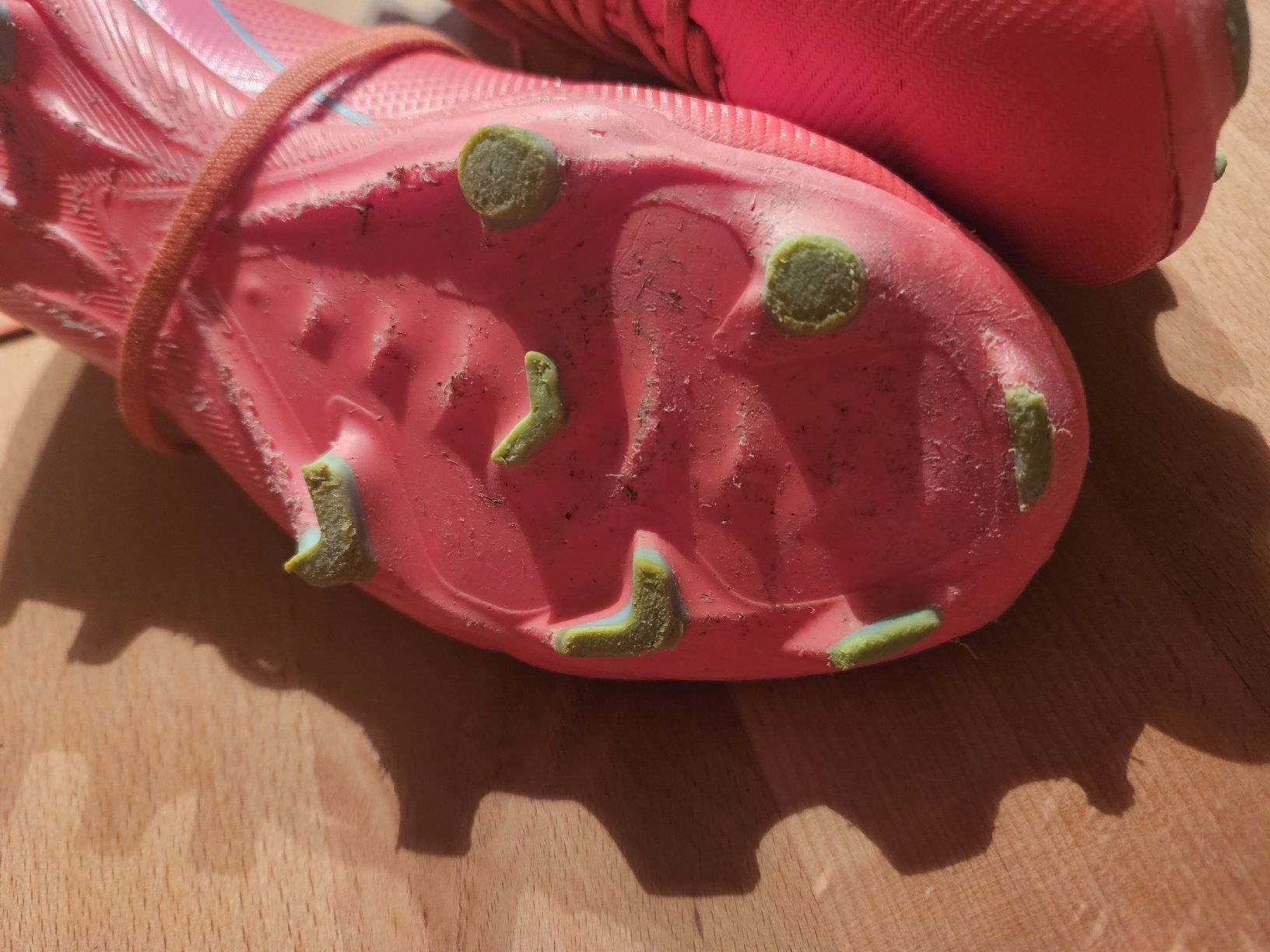 Nike Scarpe da uomo: Nike Fussballschuhe, Grösse 34 – Usato da Spiez venduto da ann_y7bb 3