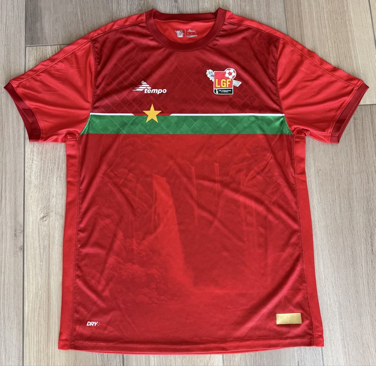 Canottiere & Pantaloni: Maillot Tempo Guadeloupe – Nuovo (secondo la descrizione) da Morges venduto da Fredk1320