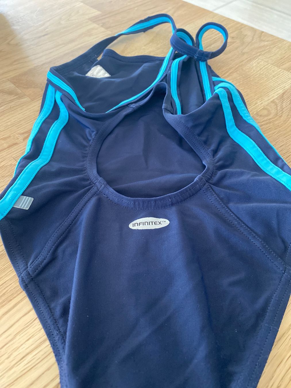 Adidas Costumi da bagno & Bikini: Adidas Badeanzug Gr.110, dunkelblau Top! – Usato da Hauenstein venduto da Ginsy 4