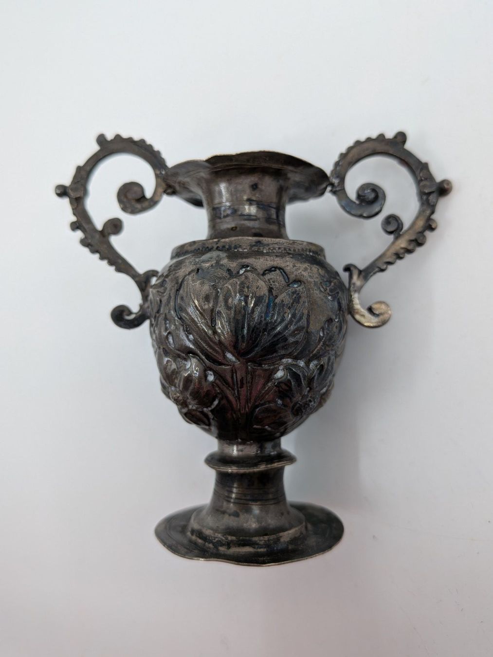 Vase & Récipients: Kleine Vase Silber oder versilbert – D'occasion à Emmen par magelan 4