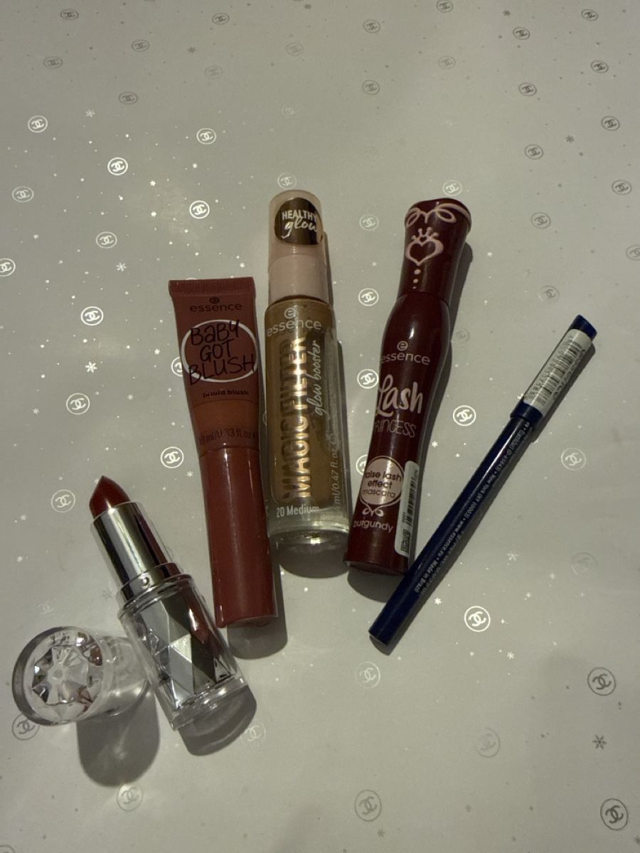 Make-up: Essence set no 2 🩷 – Nuovo (secondo la descrizione) da Lausanne venduto da Tounitz
