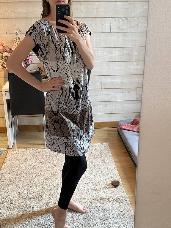 Kleider: Next perfect condition dress – Gebraucht aus Pully von vik_2mrb 2