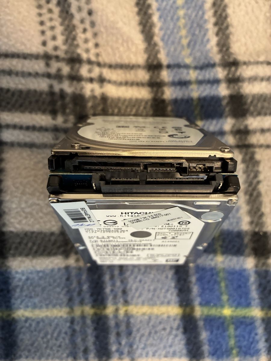Dischi rigidi: 2 hard disk  2.5  SATA 480Gb – Usato da Bioggio venduto da garderoco 1