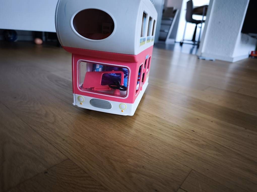 Giocattoli: Peppa Wutz Wohnmobil / Camper mit Figuren – Usato da Wabern venduto da hilap 1
