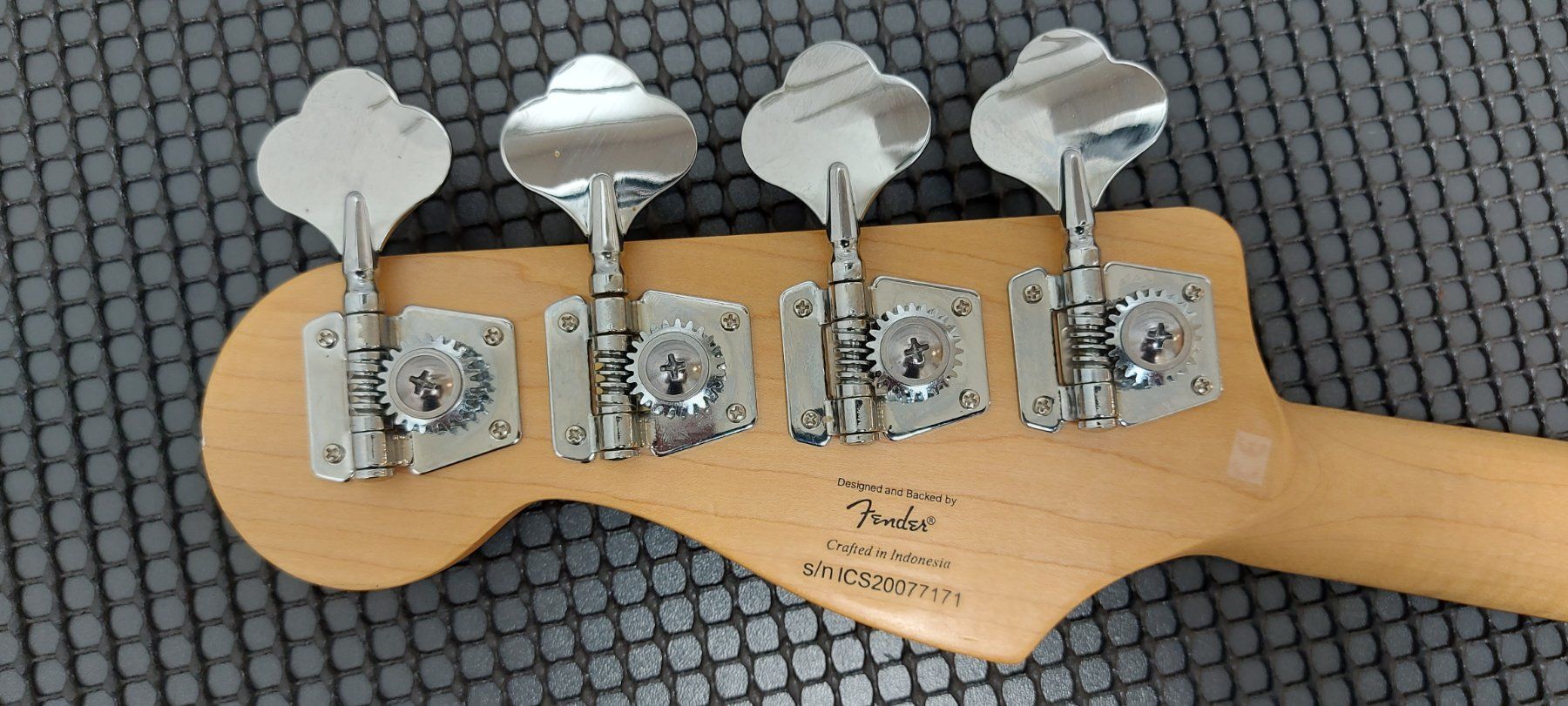 Strumenti musicali: Fender Squier Jazz e-bass frisch ab service – Usato da Glattbrugg venduto da Swissmusik 5