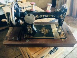 Ancienne Machine à coudre Pfaff