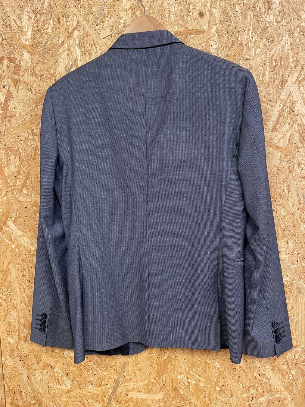 Globus Completi: GLOBUS Complet costume – Usato da Lausanne venduto da PlusValue_Lausanne 2