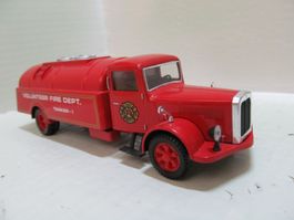 MACK  SAURER  BY CORGI TOYS  FEUERWEHR  USA  1:50