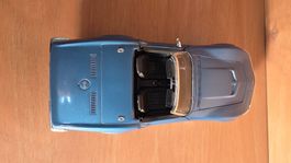 Revell Chevrolet Corvette Stingray Cabriolet 1:18 Blau