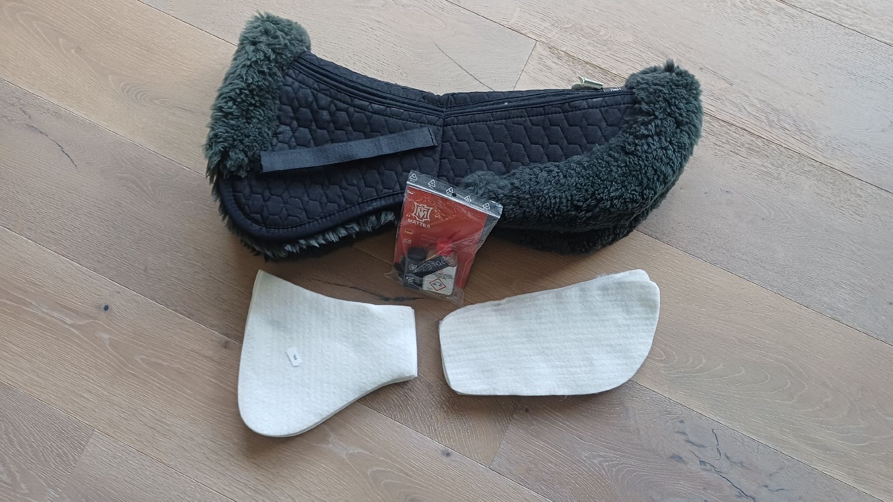 Coperte: Mattes Lammfell-Korrekturpad DR – Usato da Ebmatingen venduto da sme74 3